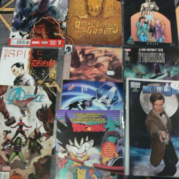 17 comic books,wonder woman-outthere+others. - Picture 2 of 3